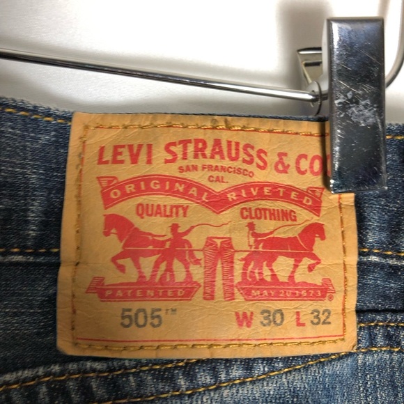 Men’s Levis 505. Size 30/32. Like New. - Picture 2 of 6